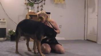 Skilled canine elegantly thrusts into a stunning mature vixen in homemade zoophilia clip
